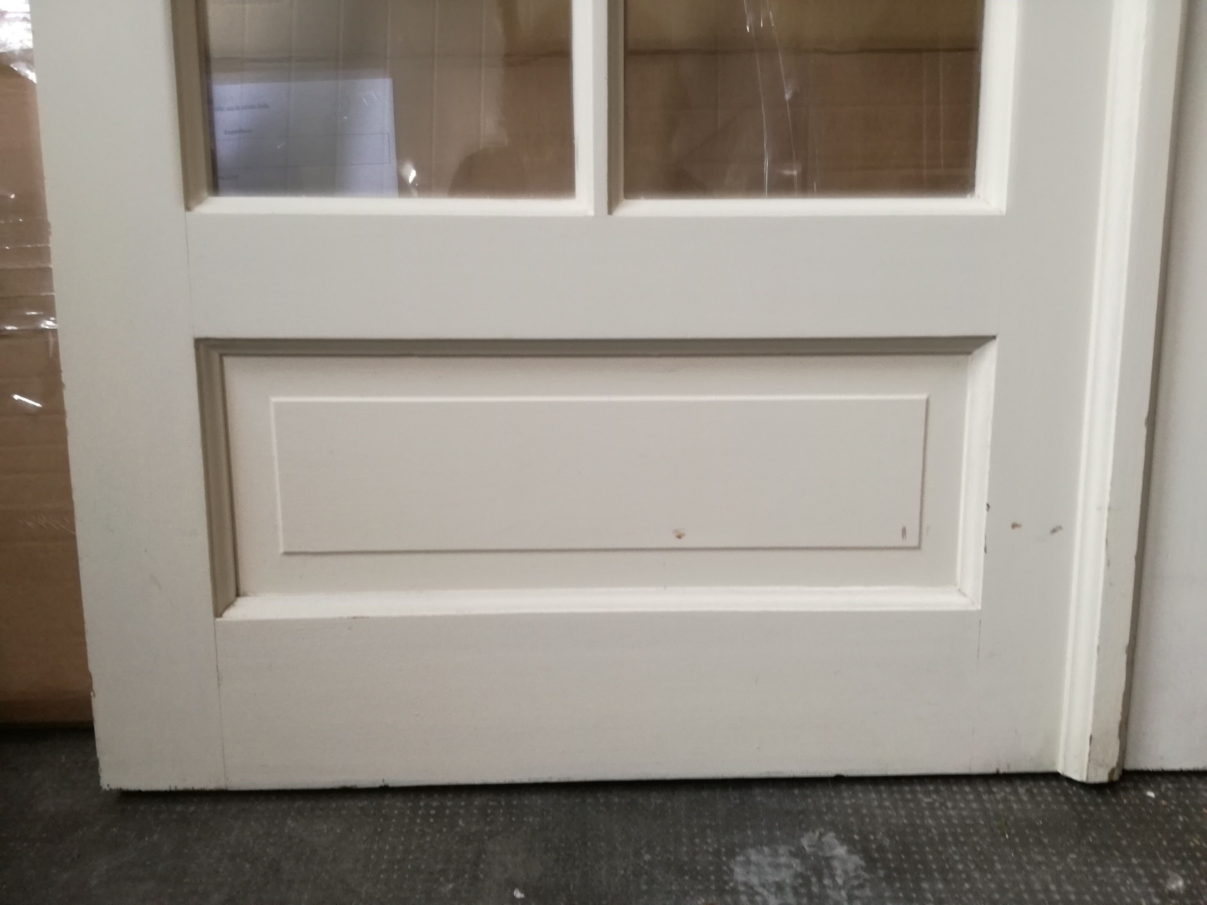 Double glass door small tiles