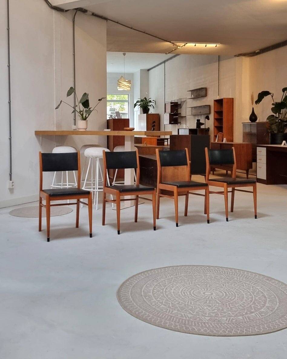 Chaises du milieu du siècle