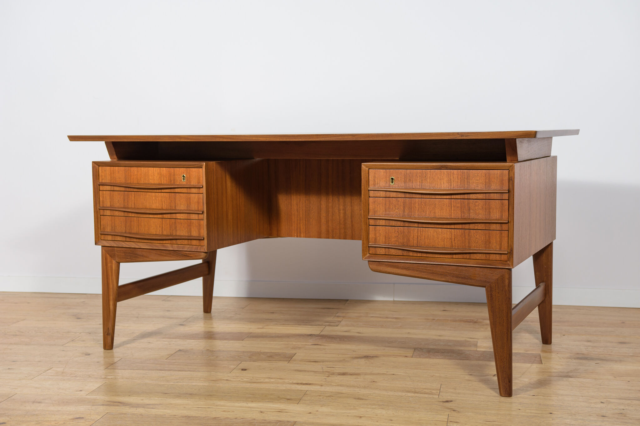 Mid-Century Freestanding Teak Desk, 1960s