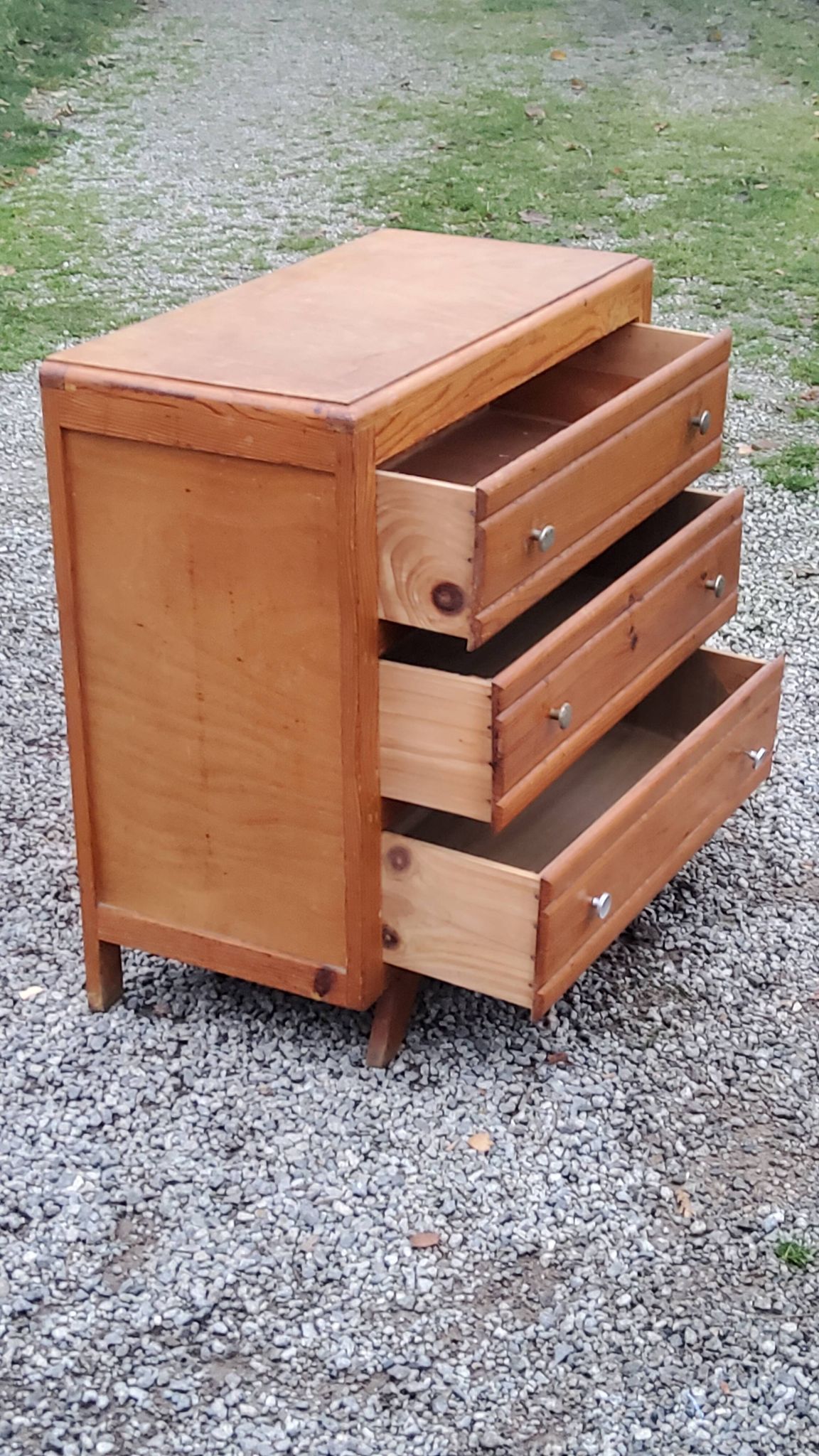 Vintage chest of drawers from the 50s with compass feet and 3 drawers