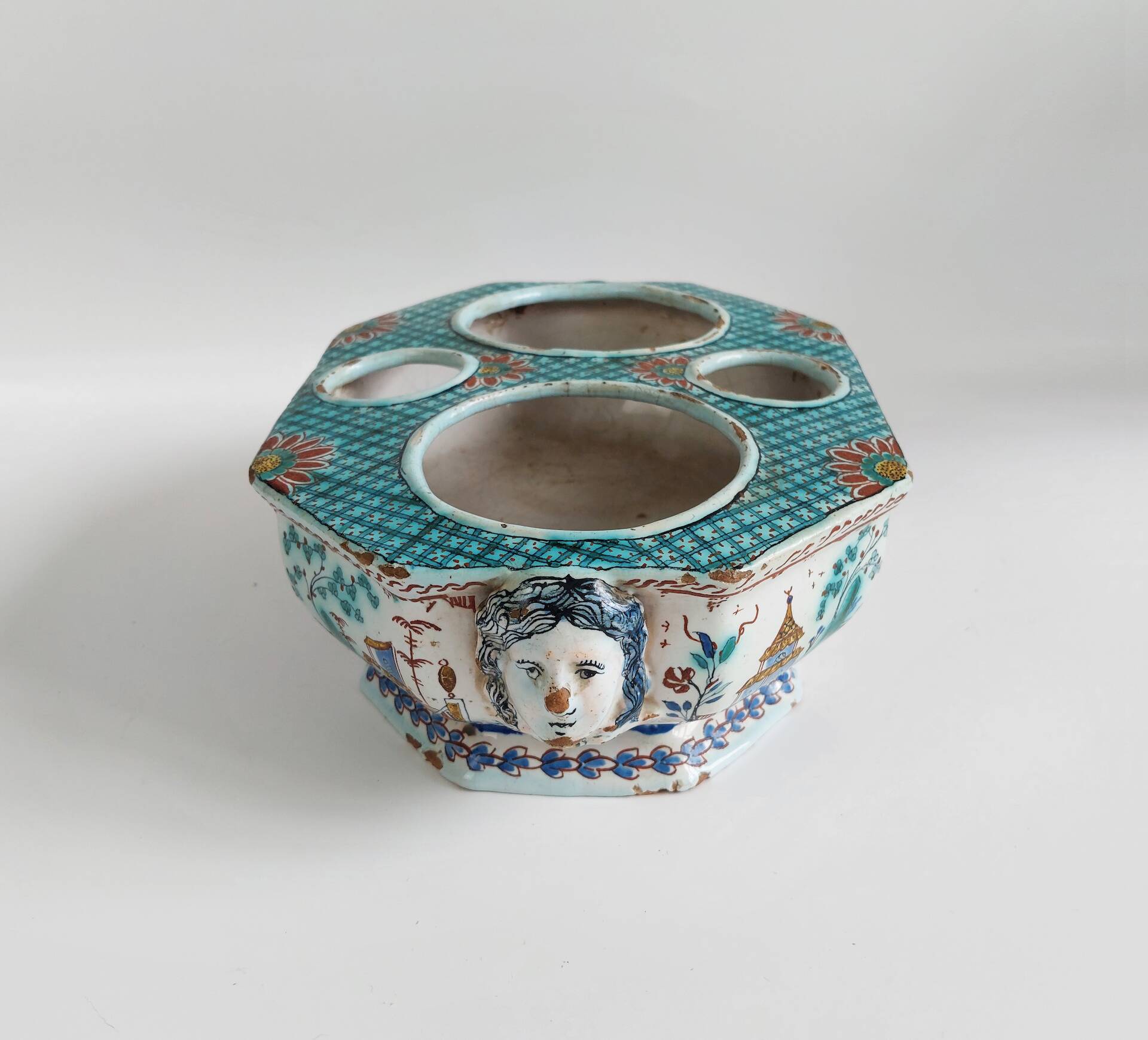 Huilier-vinaigrier en faïence de Rouen à décor au Chinois – XVIIIe siècle