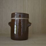 Stoneware pot with lid