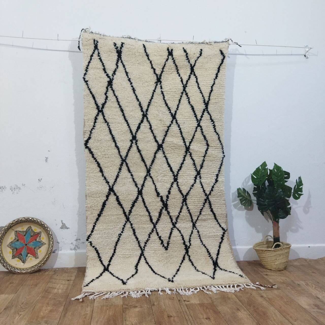 Azilal Berber rug in handmade wool 200 X 113 CM