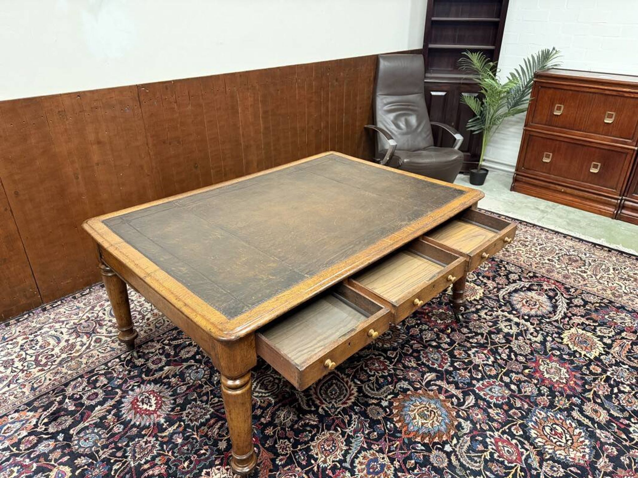 Classic English Writing Desk Partnerdesk
