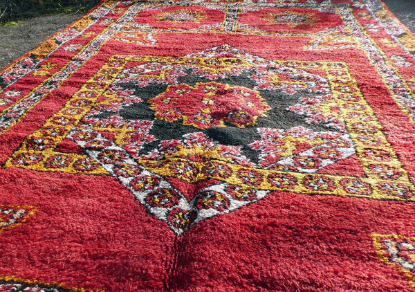 Tapis berbère marocain vintage Boujaad de Khenifra XXL 352x174 cm