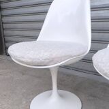 Pair of tulip chairs by Eero Saarinen for Knoll International