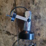 Spot mural orientable en métal chromé et aluminium noir