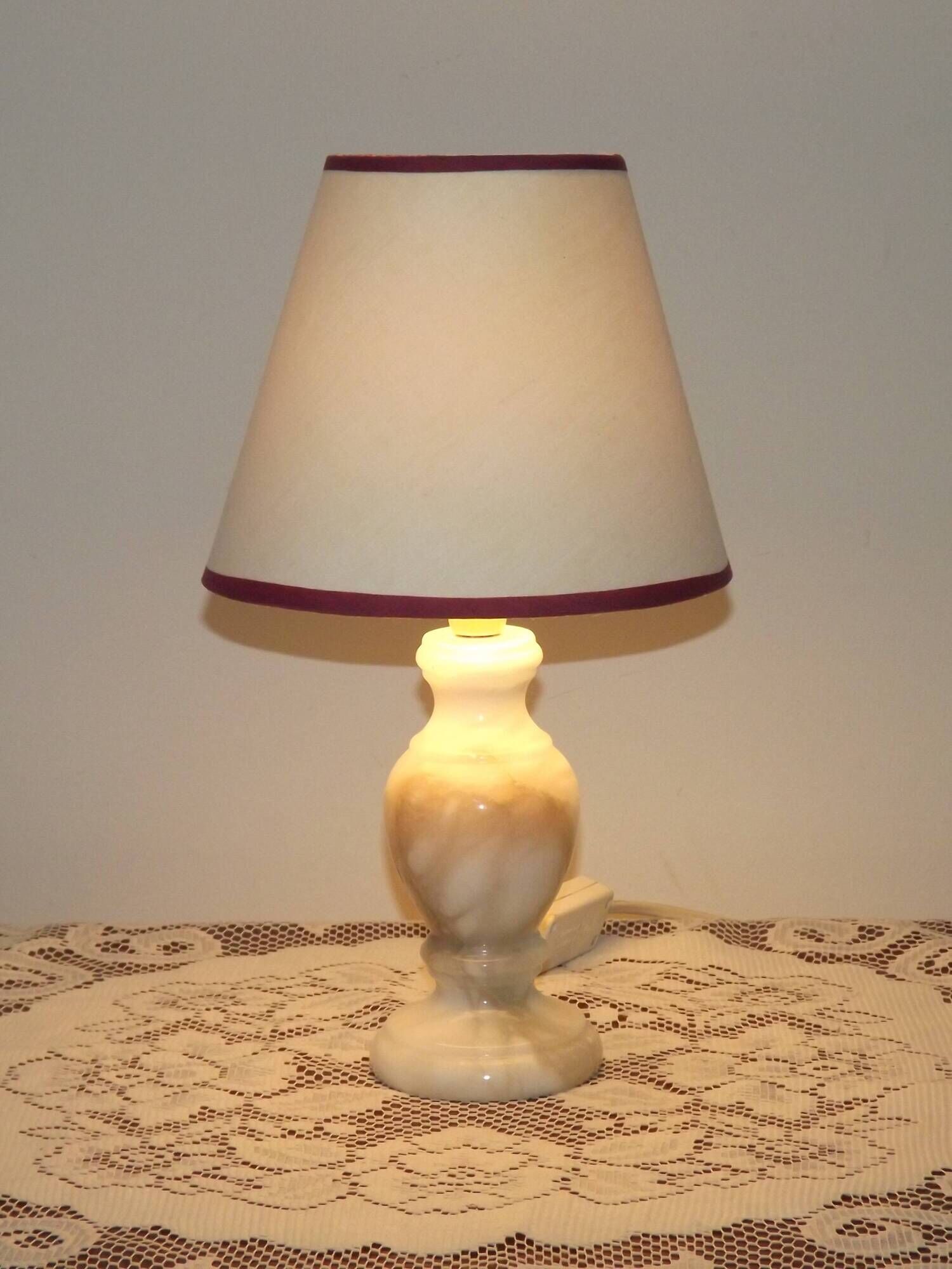 French Vintage Small Marble Table Lamp – Cream with Beige & Blue Veins 5237