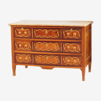 Mahogany and walnut chest of drawers