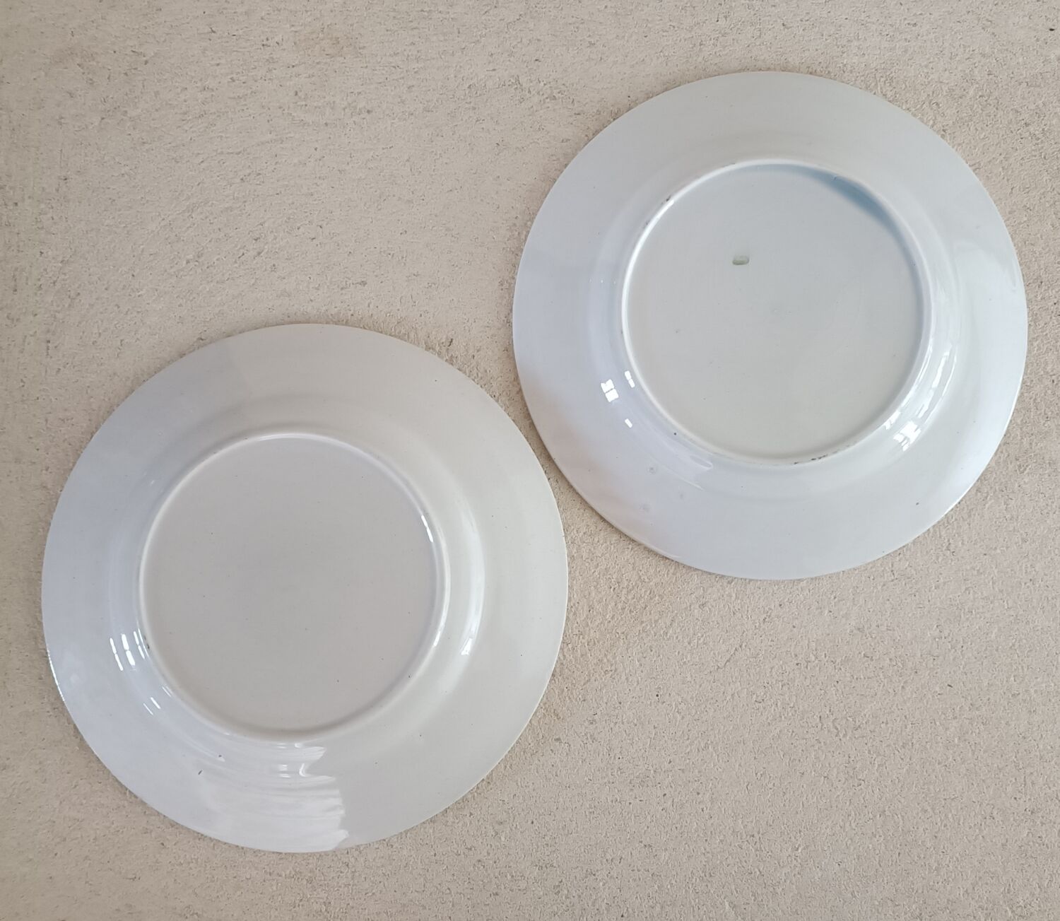 2 Saint Amand plates with castle decor