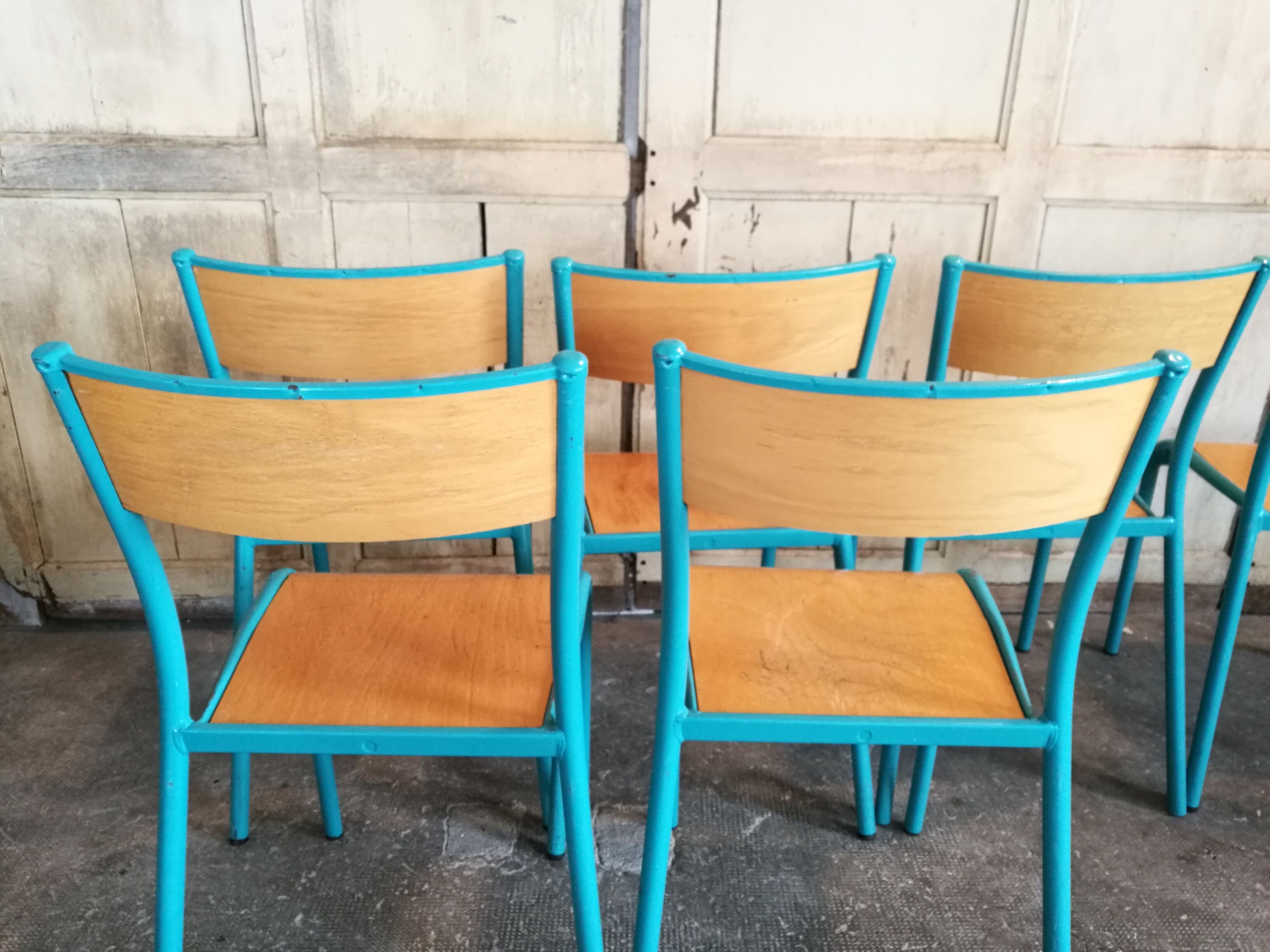 Lot of 13 adult Mullca school chairs