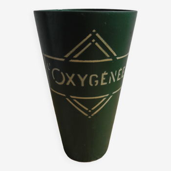 Oxygenated absinthe advertising cup