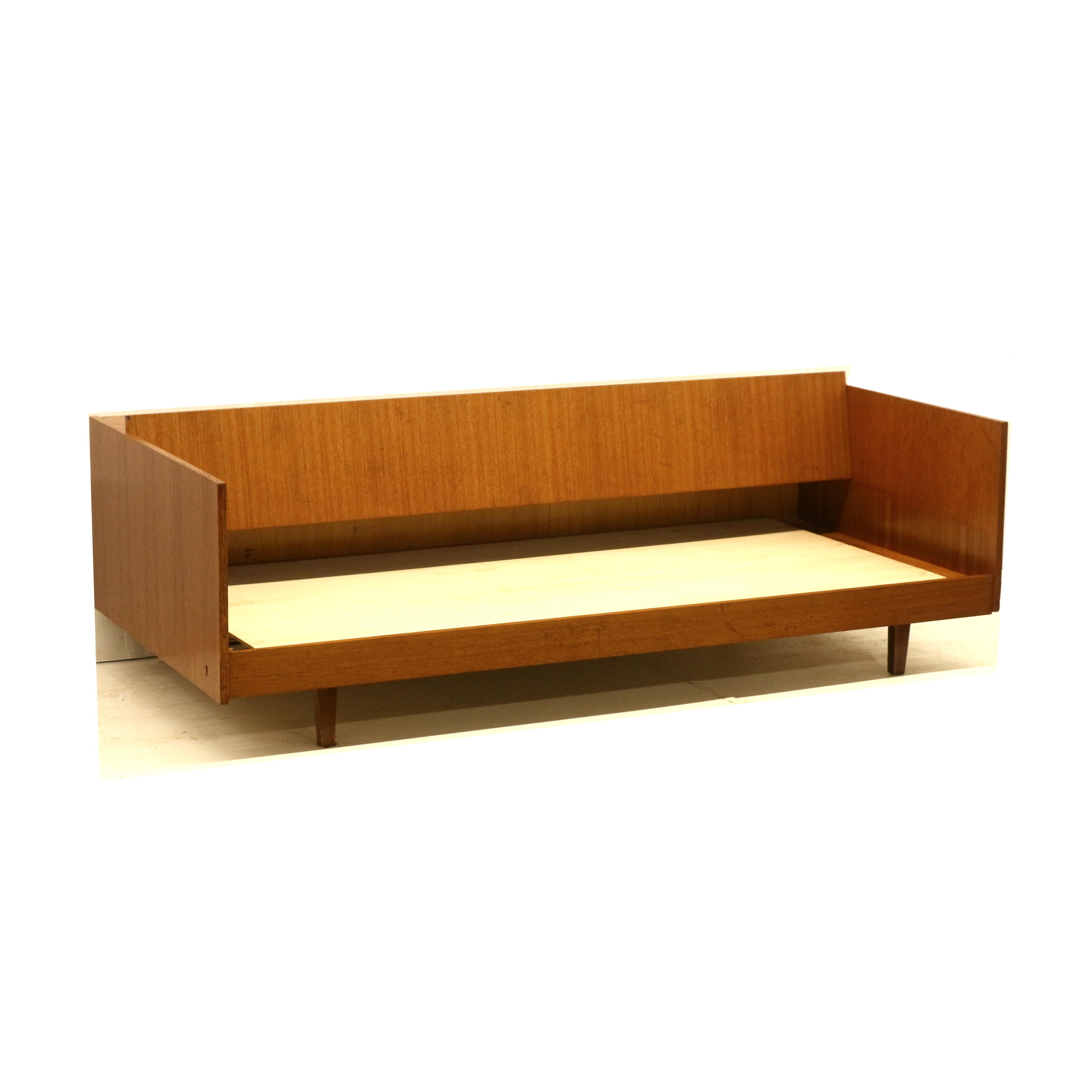 Vintage teak daybed / sofa made in the 1960s