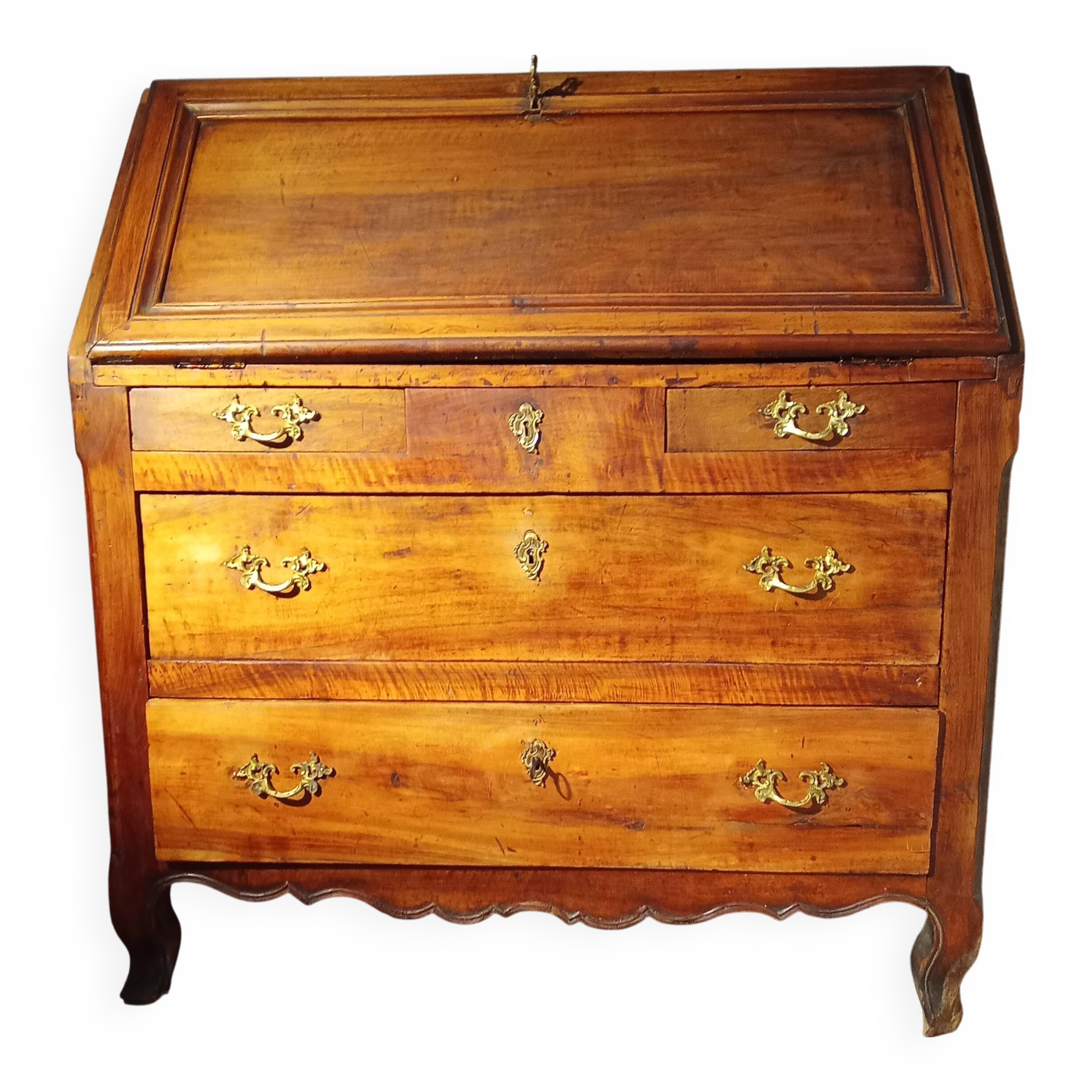 Louis XV period walnut writing desk, 18th century.