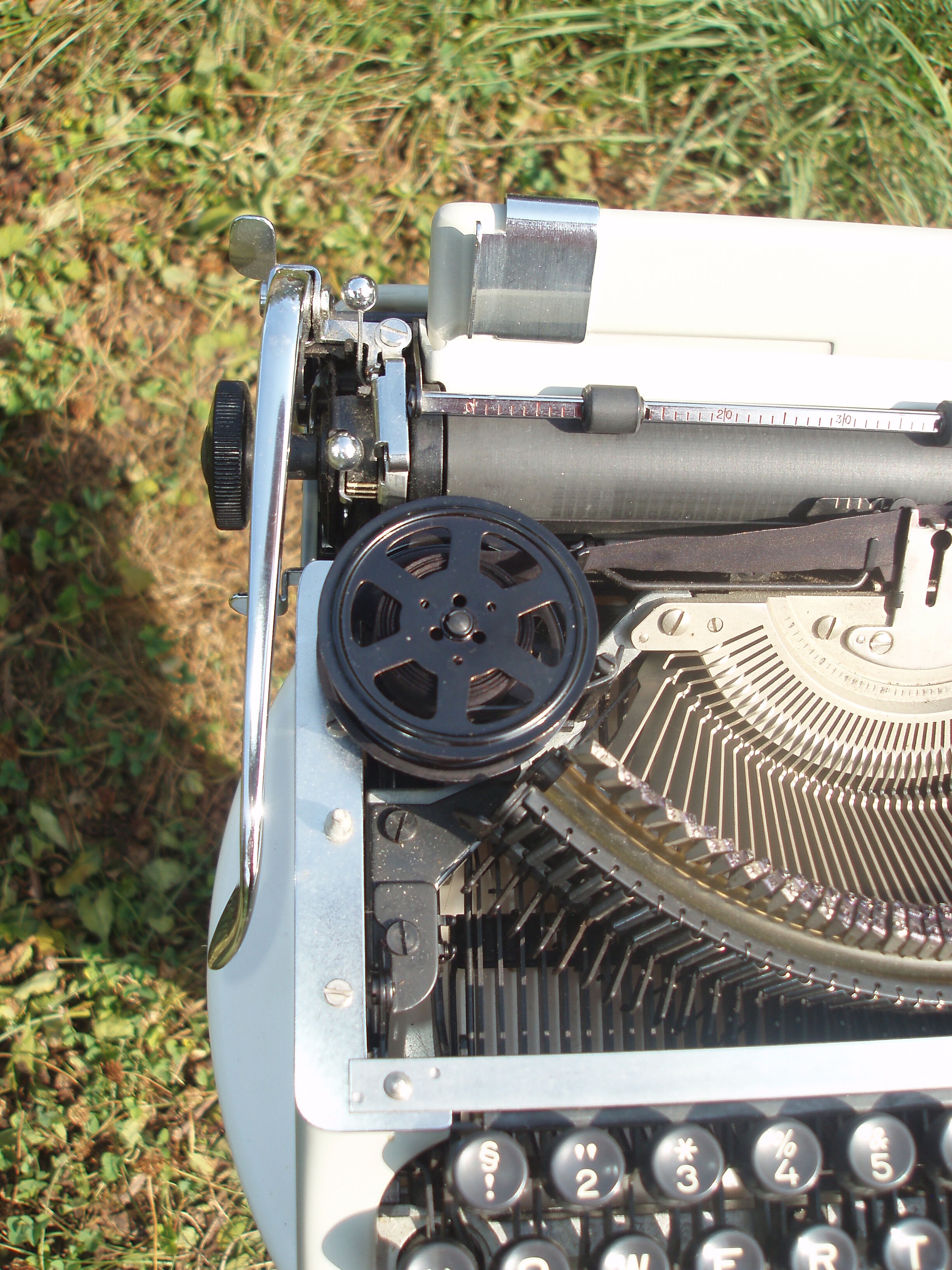 Typewriter complete swissa revised with his bag and his directions