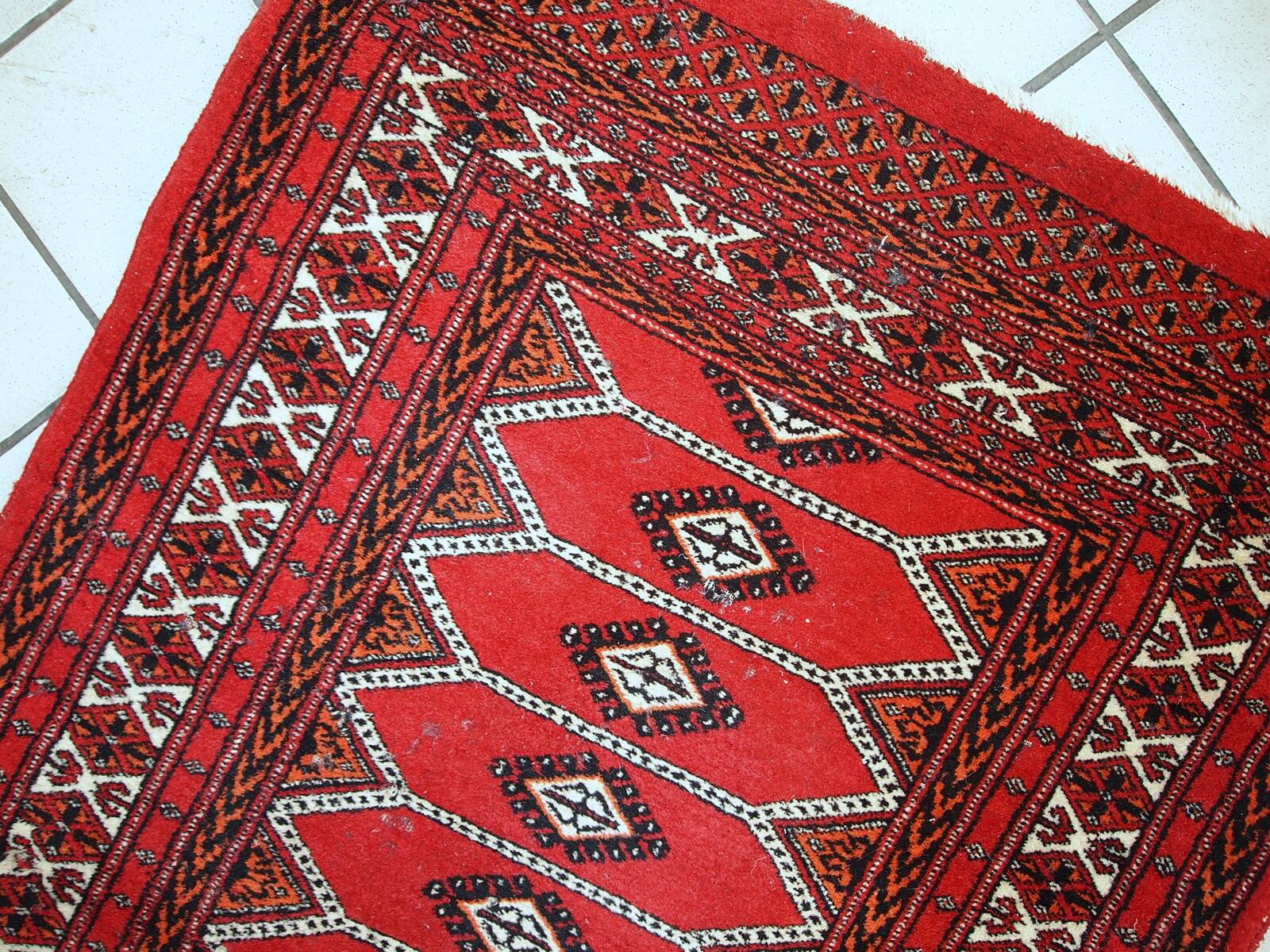 Tapis Vintage Lahore Pakistanais, Années 1960, Élégance Authentique