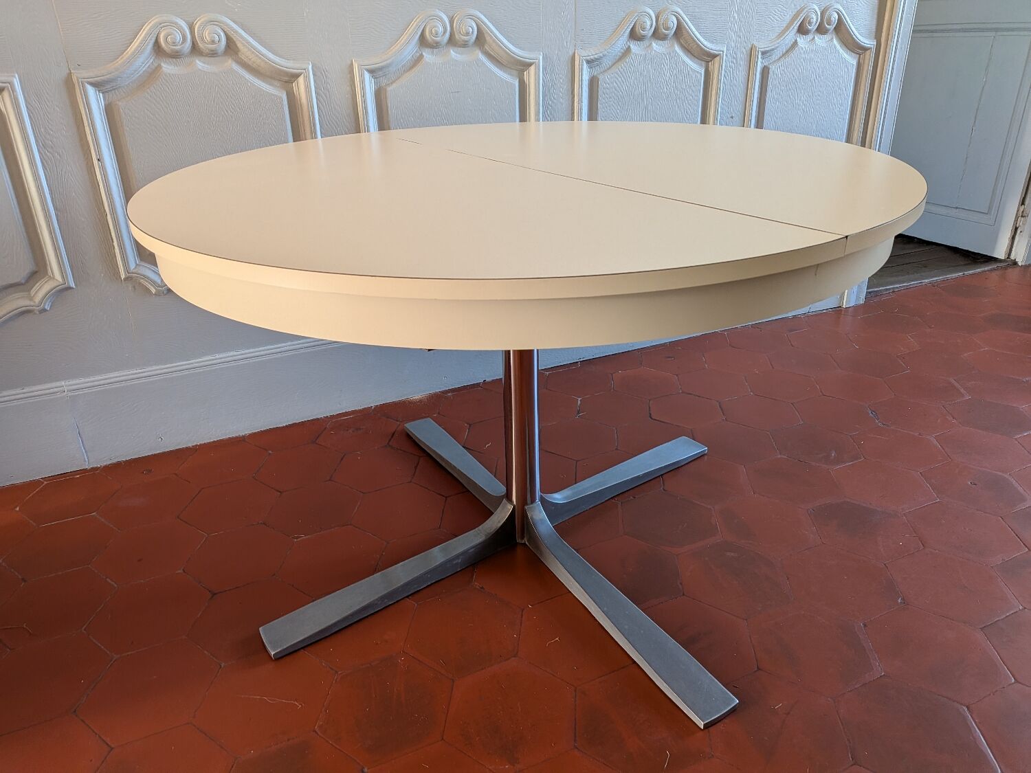 1970s extendable dining table