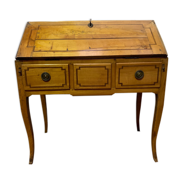 Bureau de pente de style Louis XV en merisier massif XIX siècle
