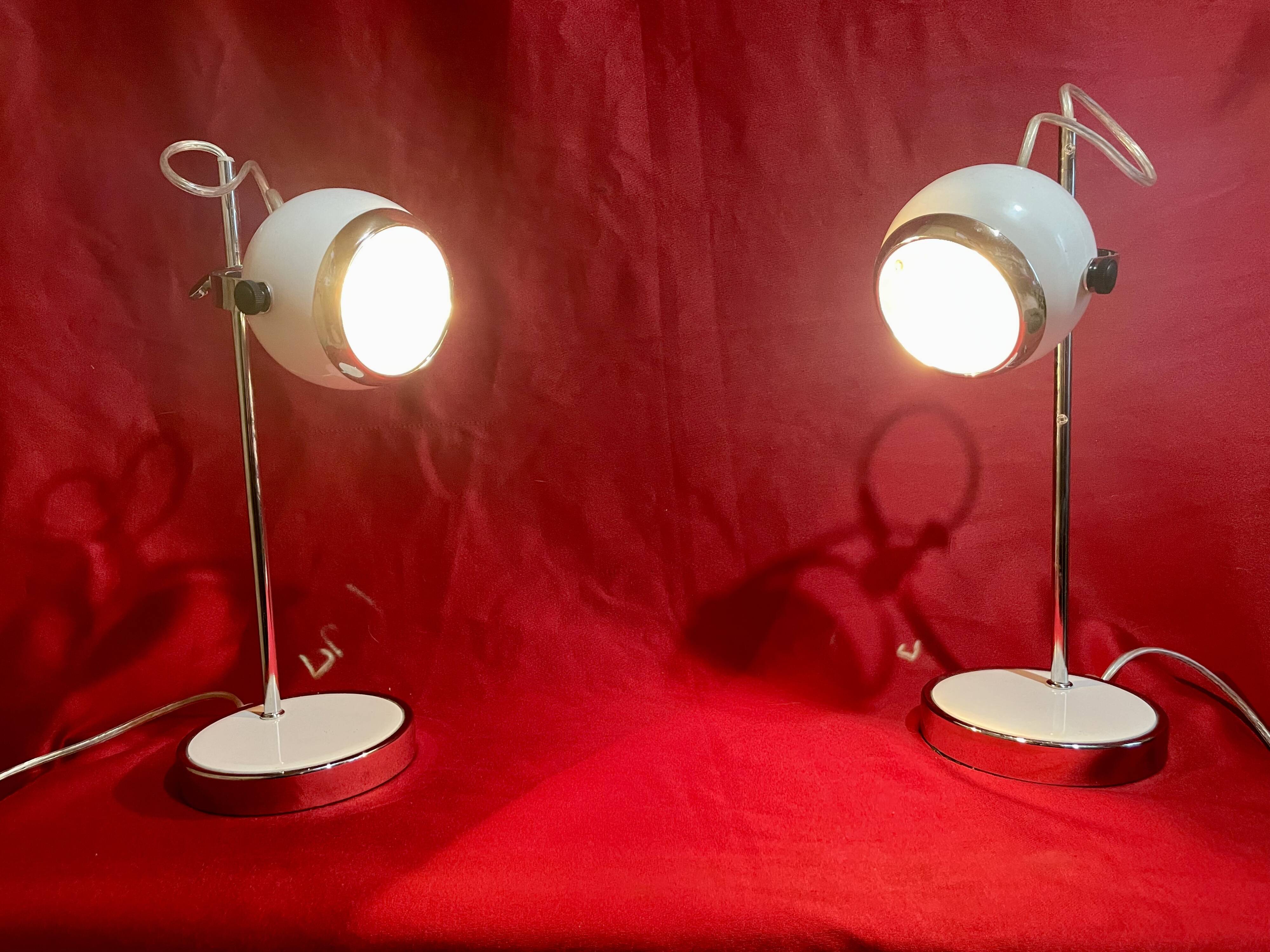 Pair of Eye-Ball lamps, 70s inspiration