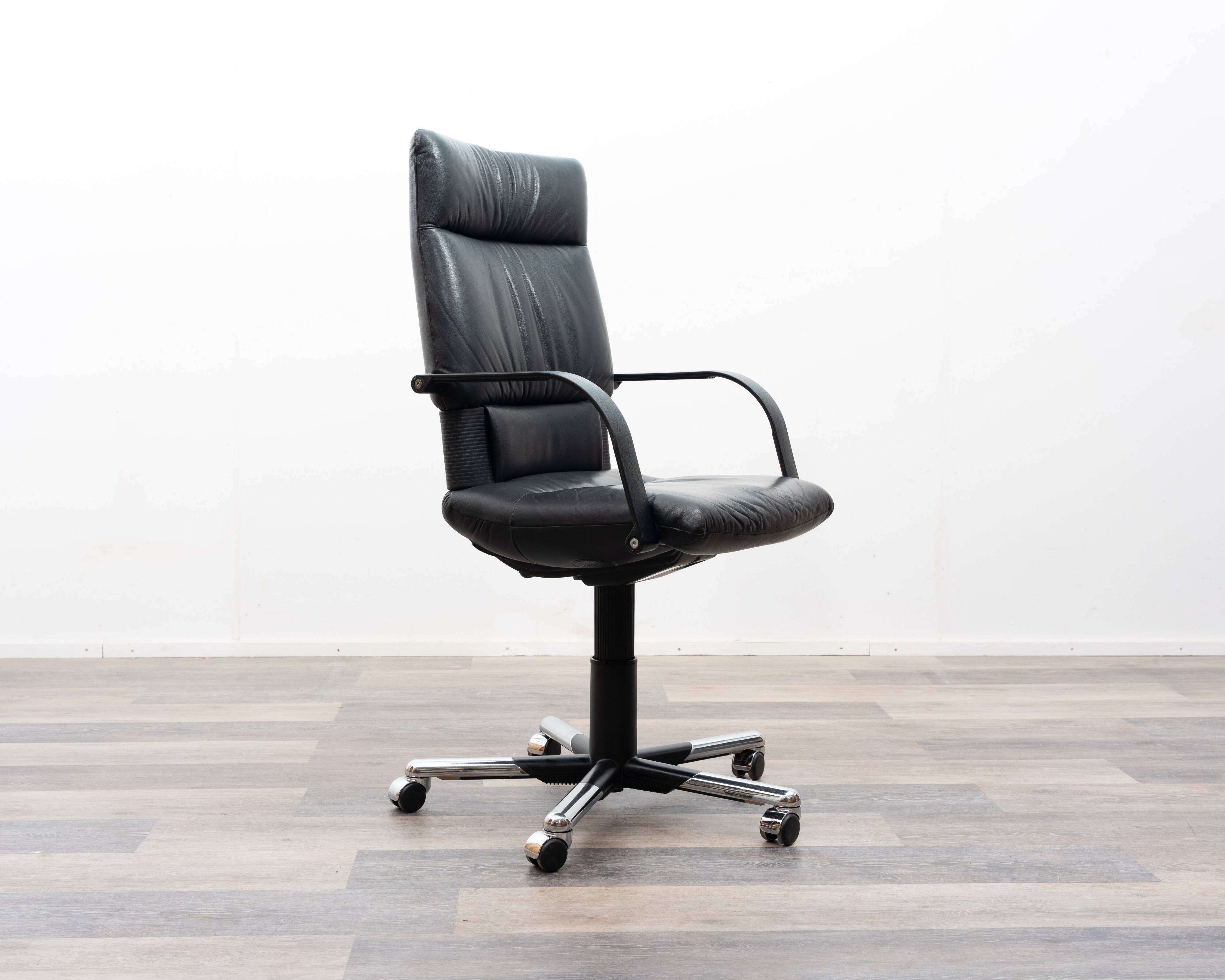 Office chair. Manufacturer: Vitra. Designer: Mario Bellini. Model: Fig