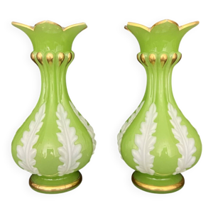 Paire de vases en opaline