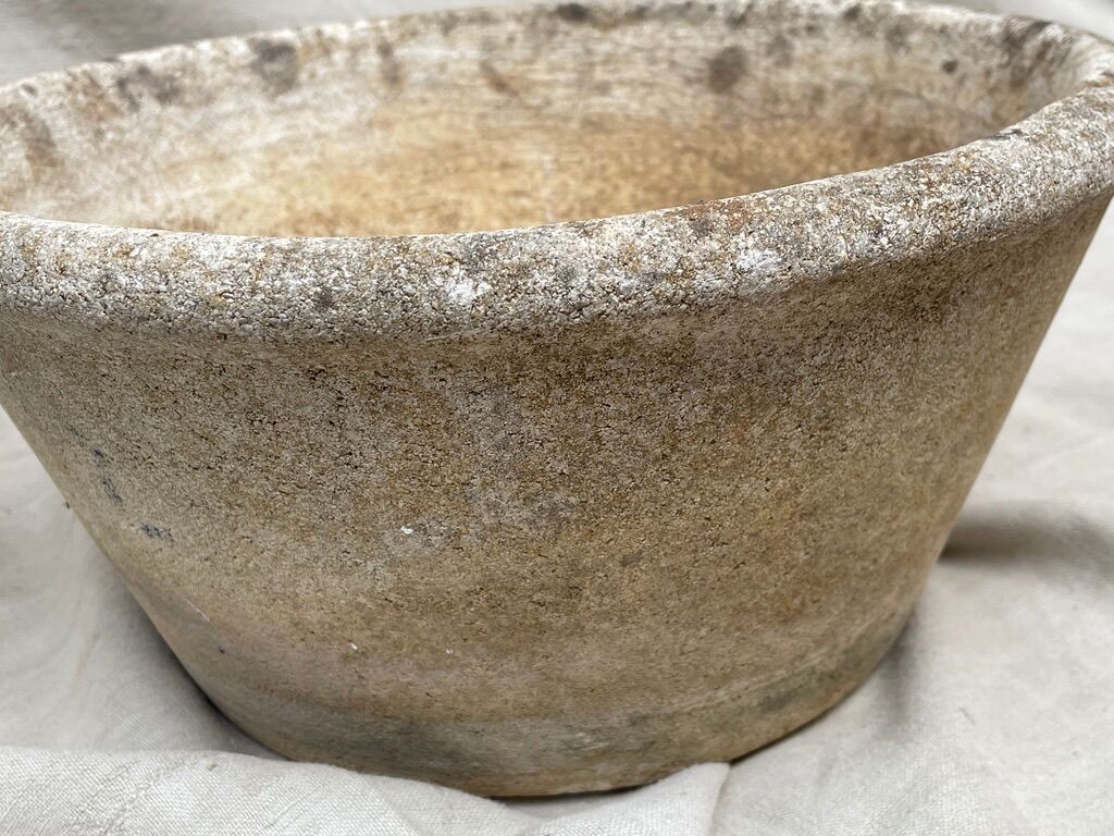 Reconstituted stone planter