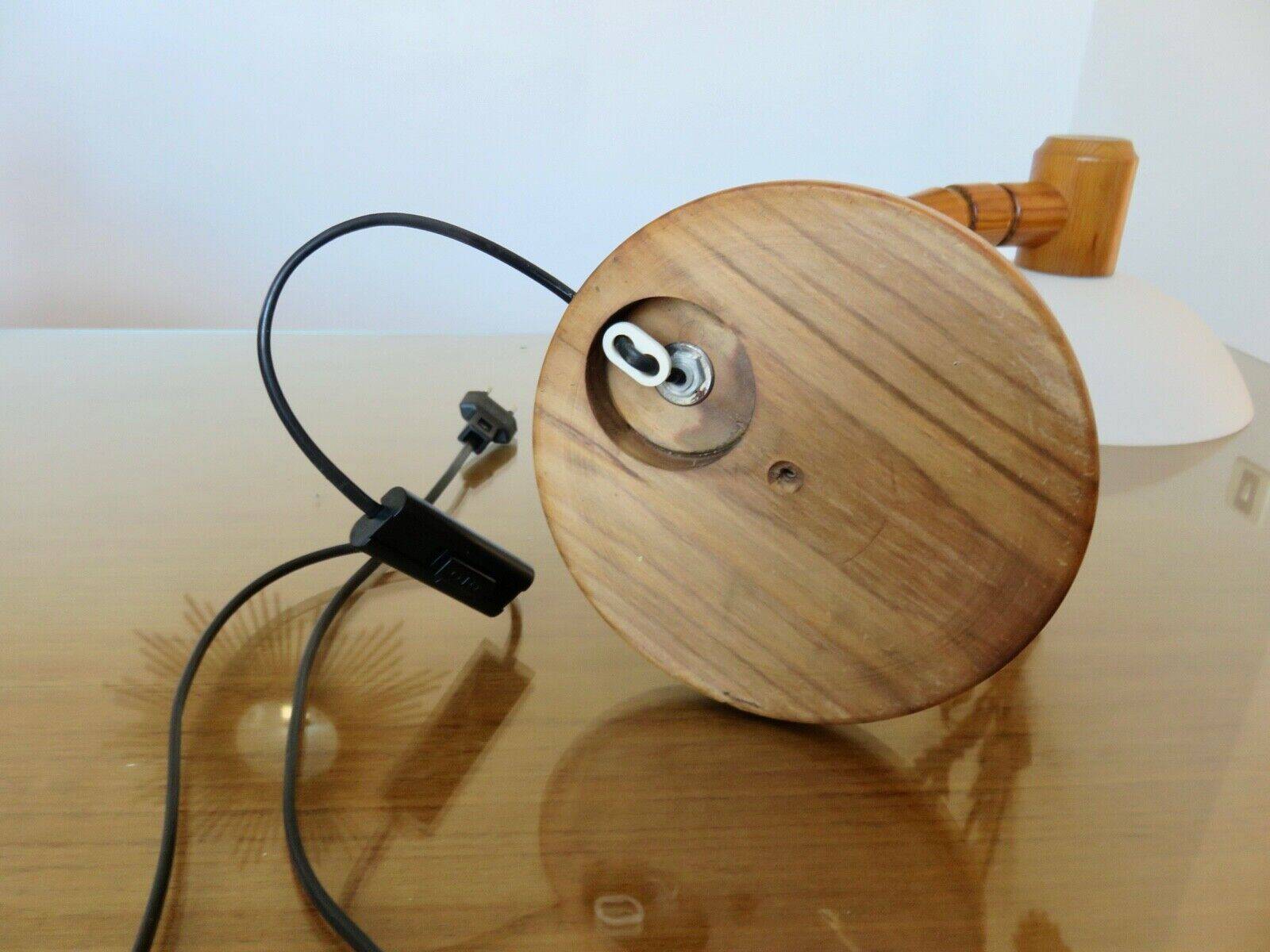 Scandinavian articulated lamp in pine and plastic 1970