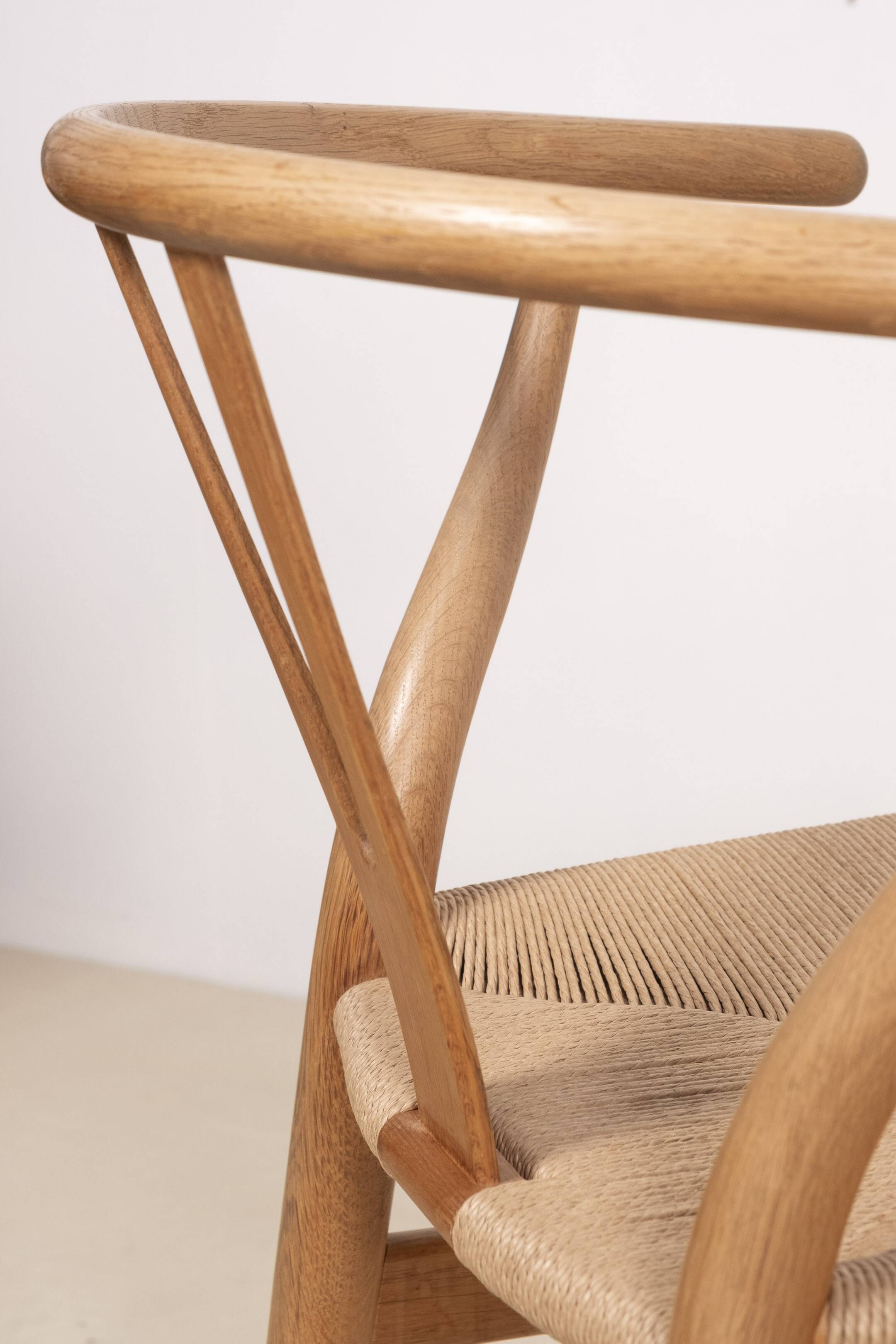 4x Chaise Wishbone CH24 de Hans J. Wegner en chêne, 1990