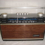 Old post 1960 thomson portable radio