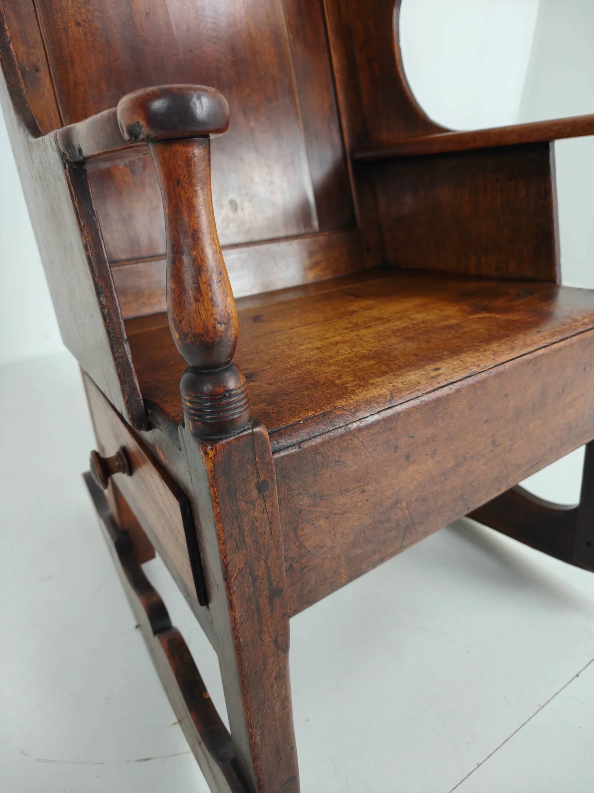 Antique lambing chair / rocking chair – ca. 1800, oak