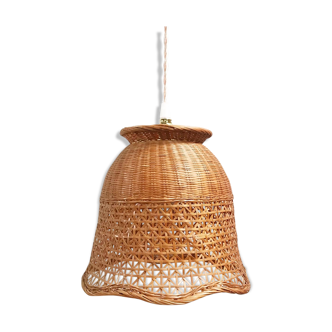 Wicker lampshade walker