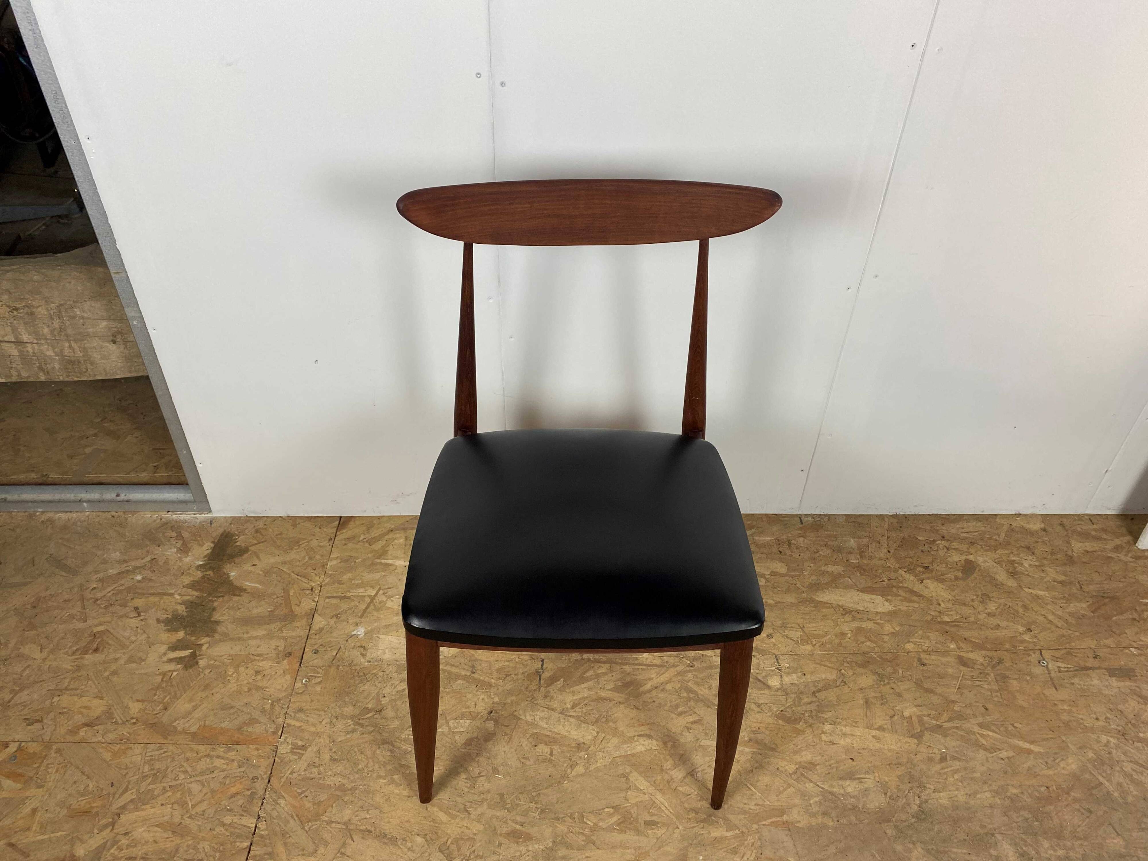 A vintage Scandinavian teak skai chair from AN60
