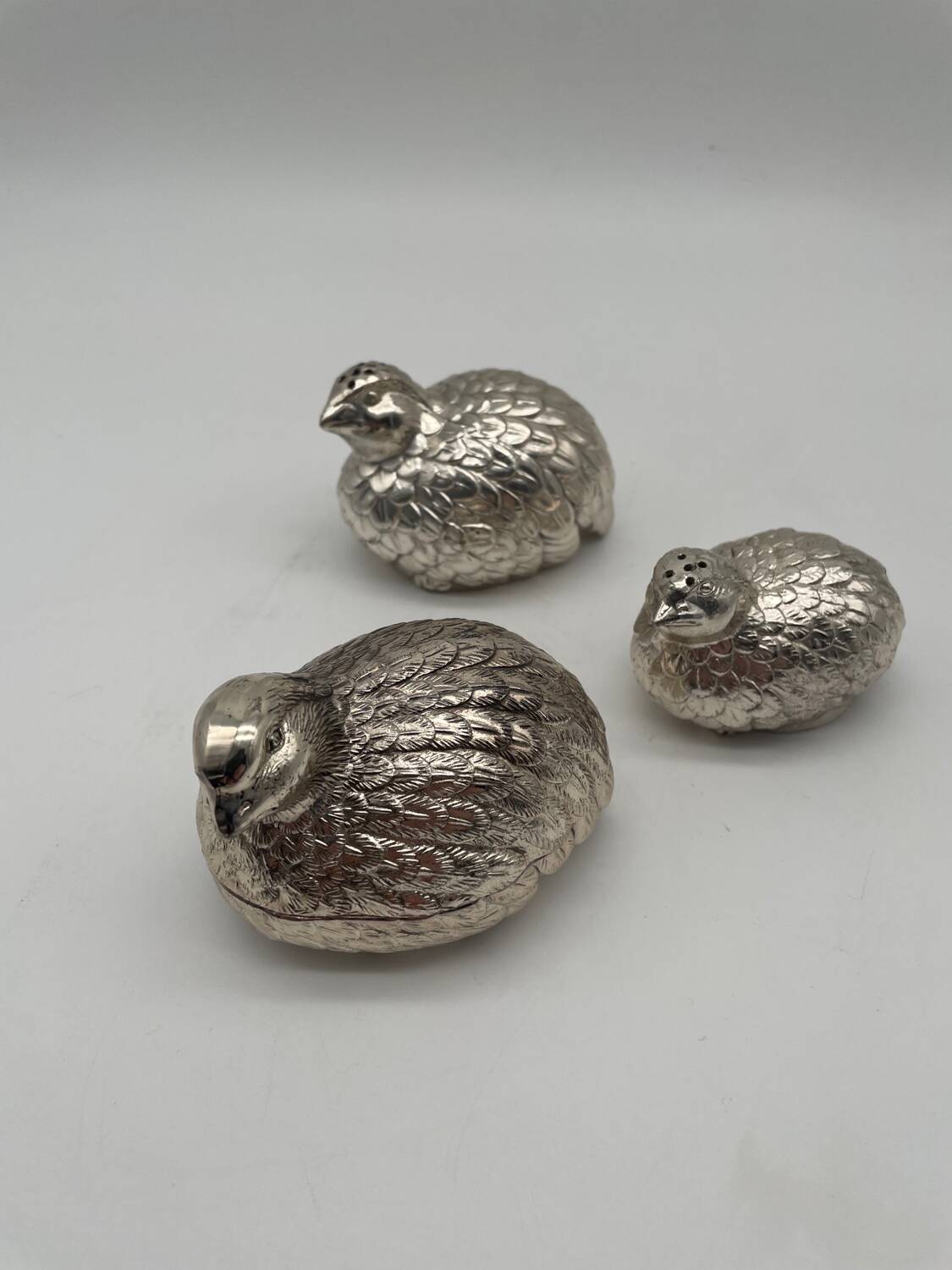 Salt shaker pepper and mustard bird in silver metal Gucci style