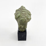 Sculpture des années 1940 sur socle en marbre par E. Patris, signée