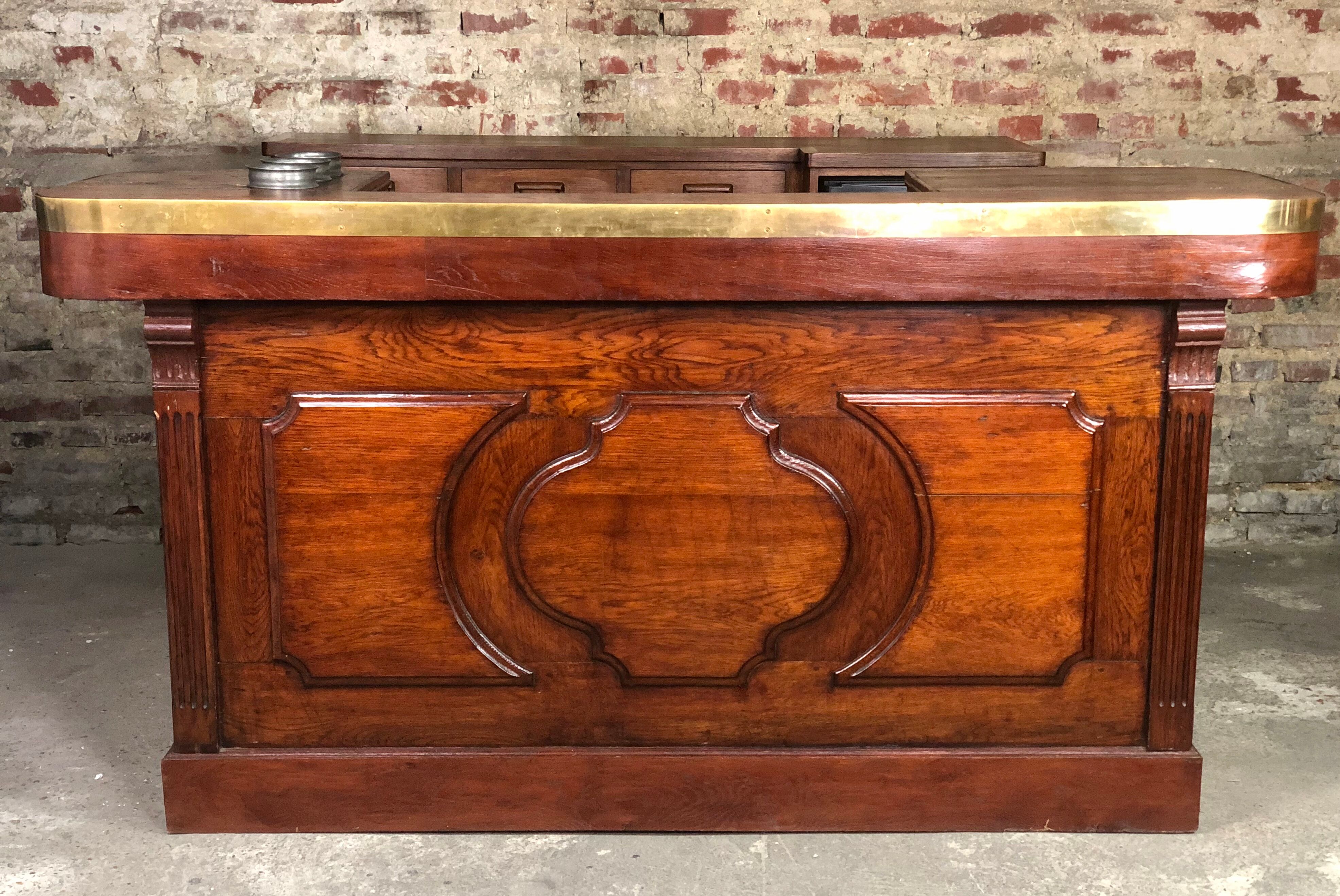 Oak counter bar and its back bistro glass bar 1900s/1930s