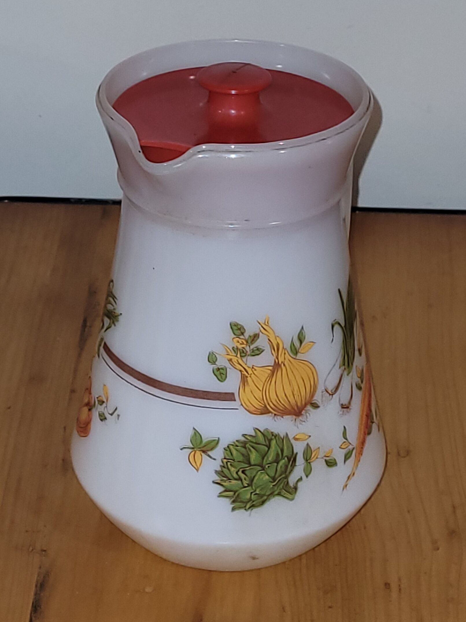 Arcopal Vegetable carafe - vintage