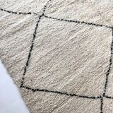 Moroccan Berber carpet with black diamonds 2,36x1.73m