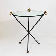 Table d'appoint miroir française milieu du siècle, style Jacques Adnet, laiton, années 1950