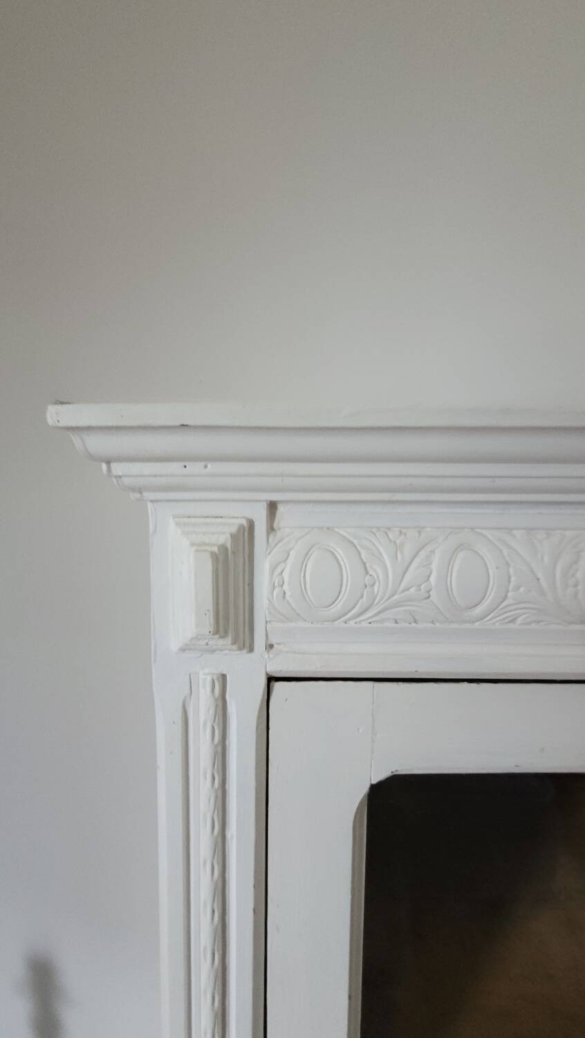 Armoire parisienne bonnetière vitrée