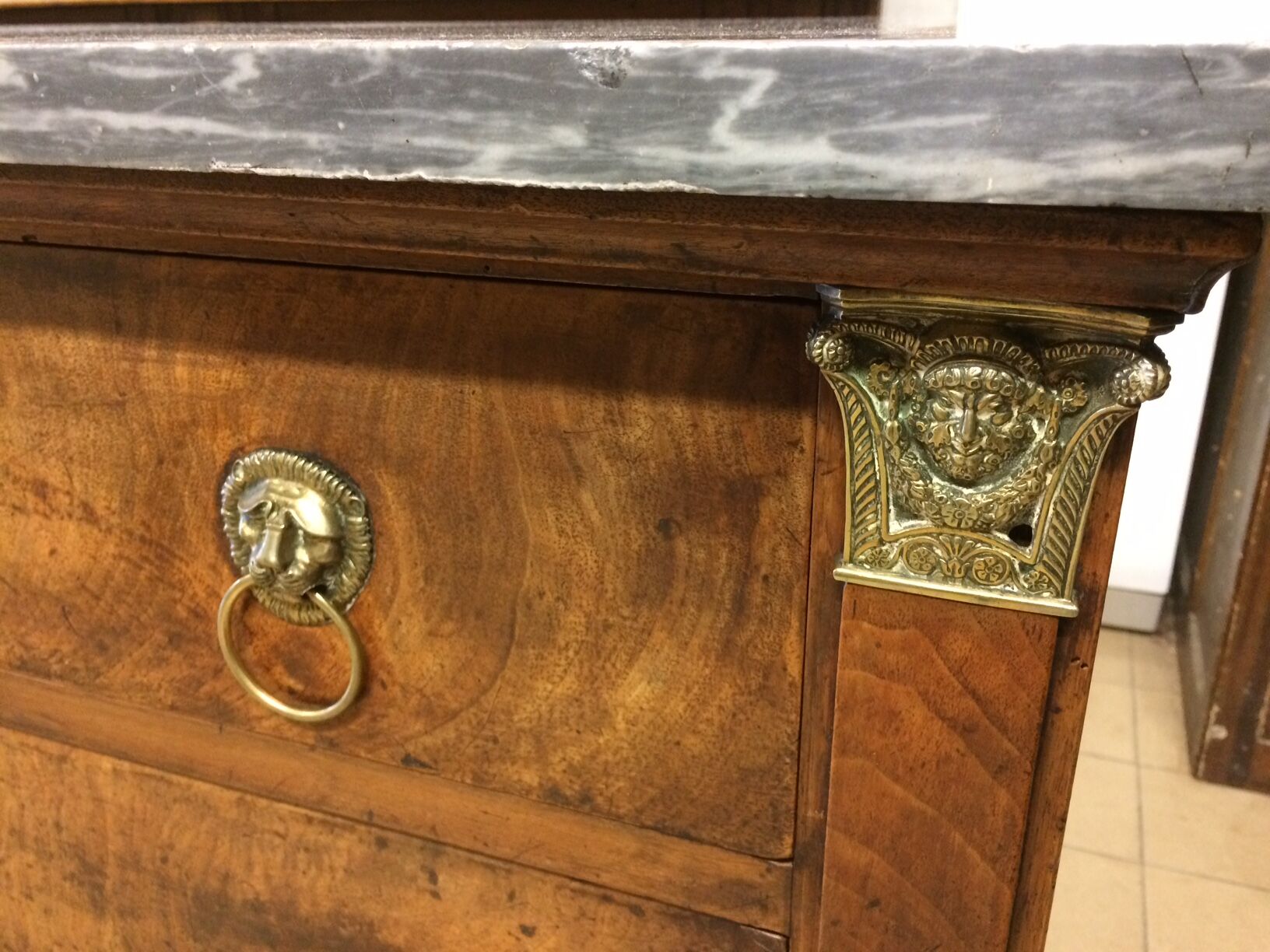 Empire dresser 3 drawers and grey marble tray