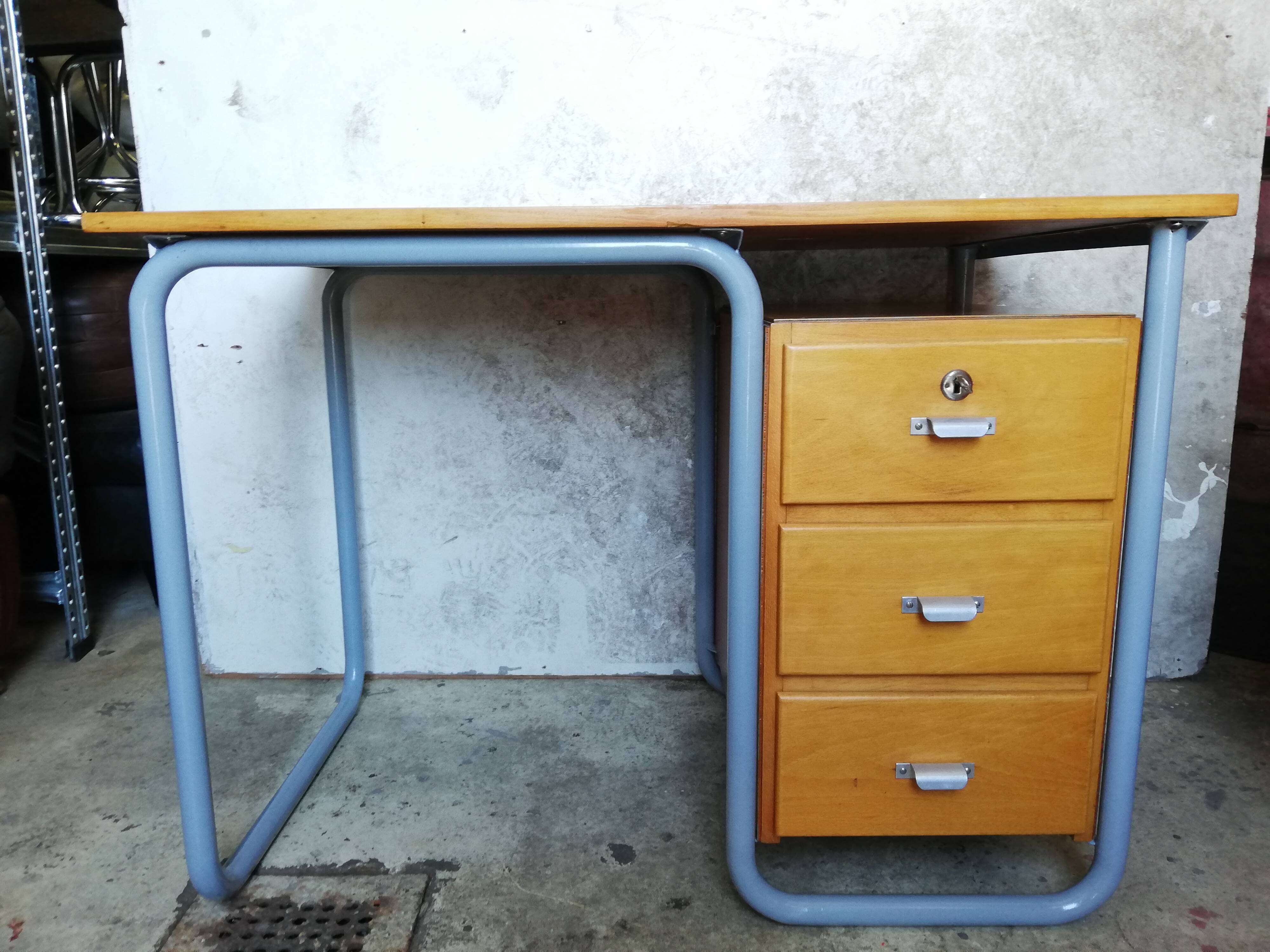 BAUHAUS style office, with chair
