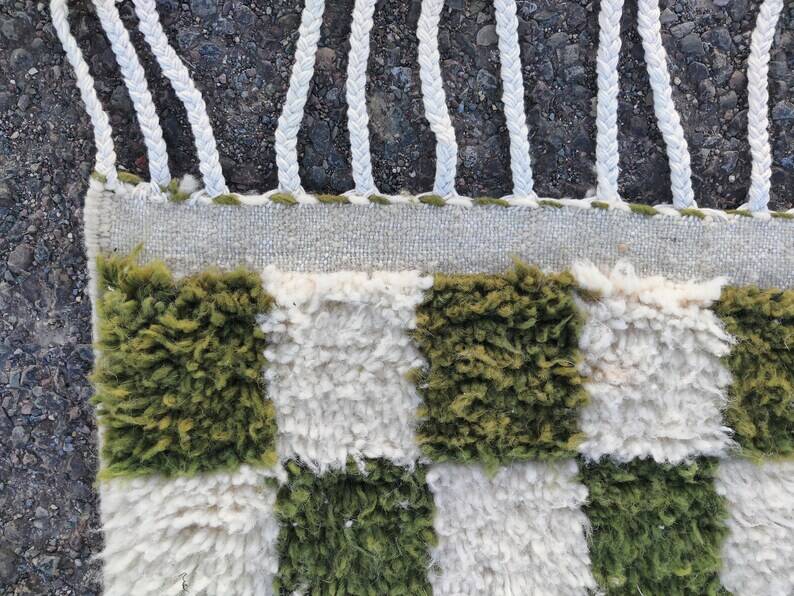 Traditional handmade pure wool rug, size 160 x 260 cm