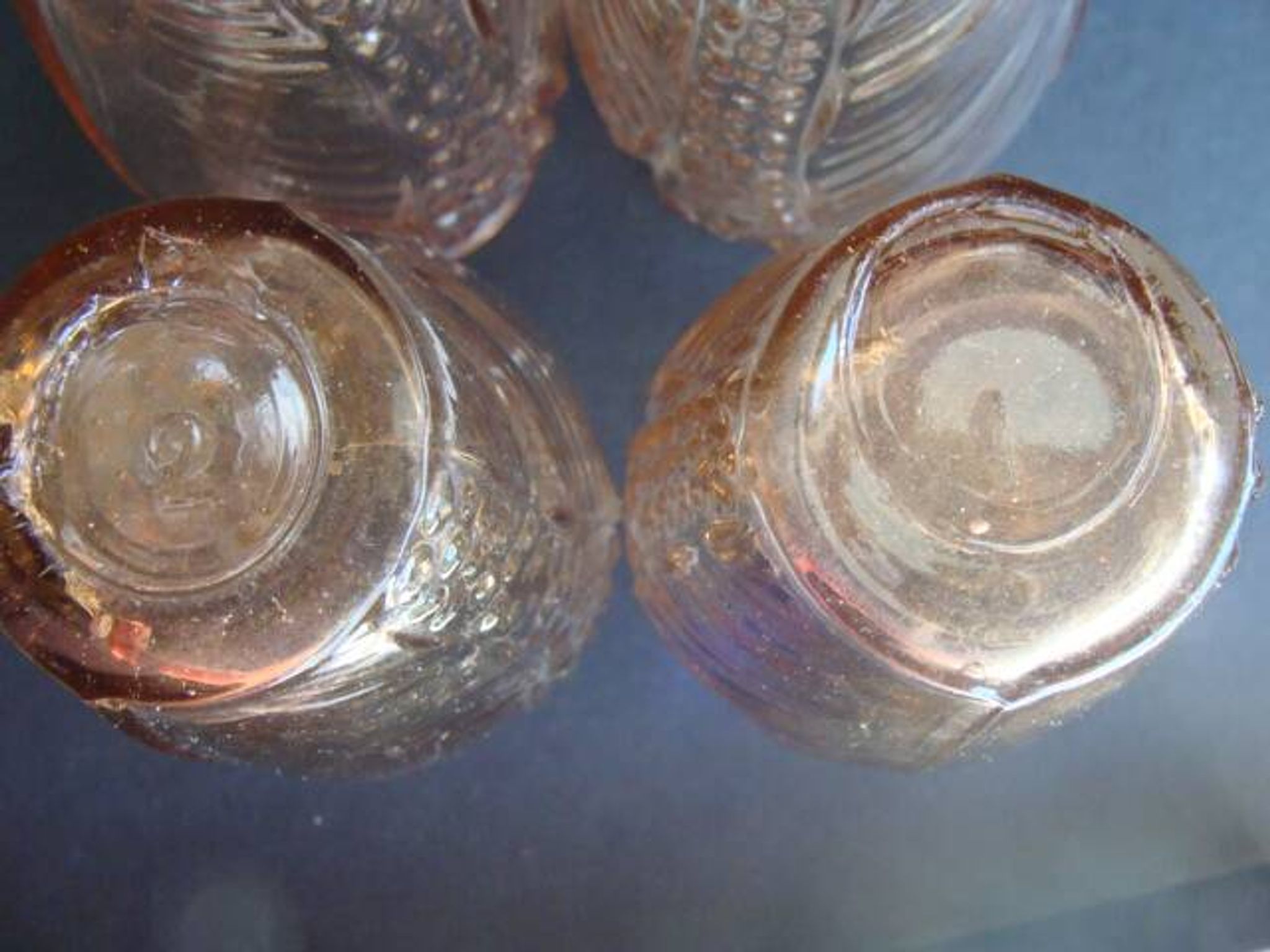 Art Deco vase in pink glass / 4