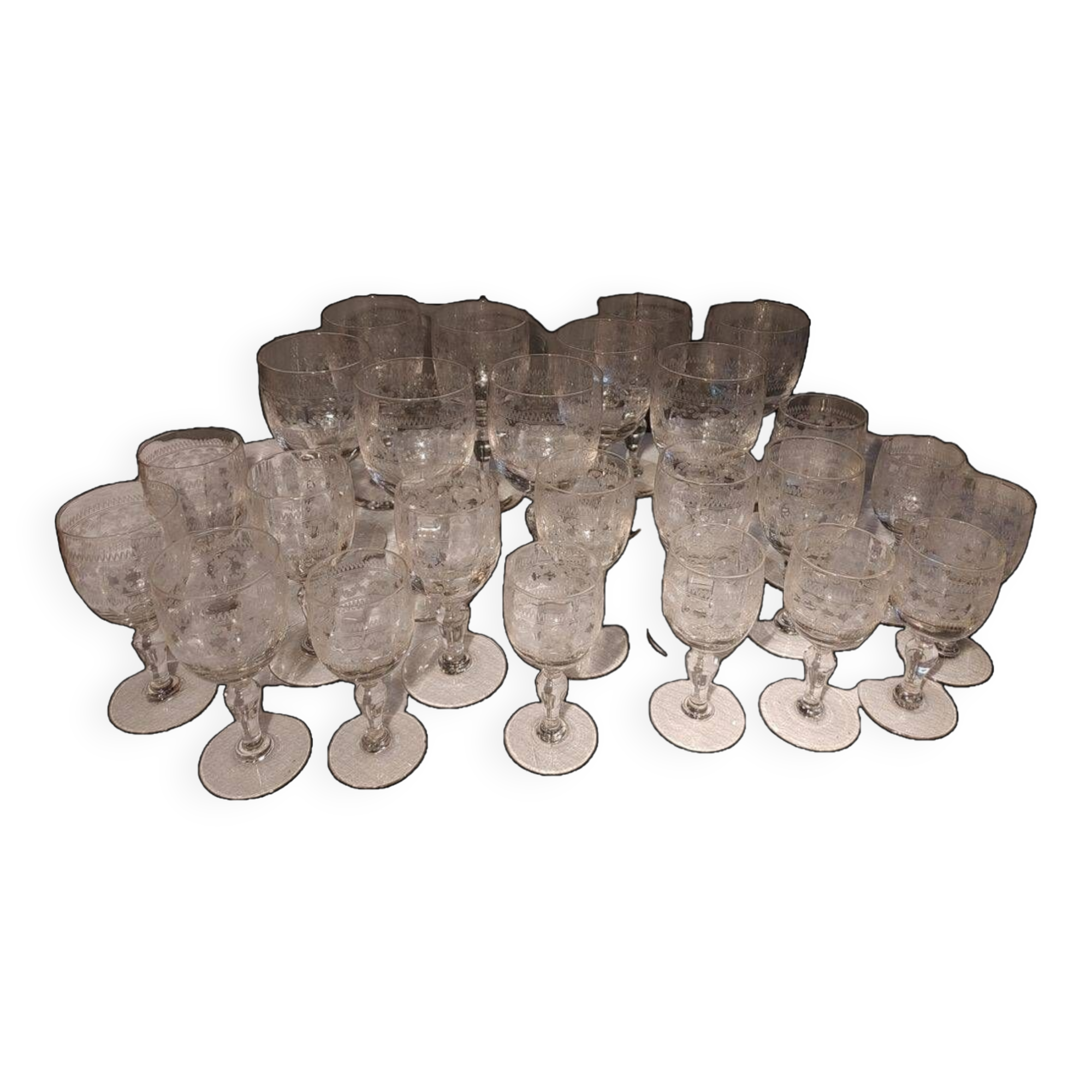 Verres anciens gravés - 6 eau - 6 vin - 6 apéritif