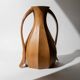 Vase vintage en bois des années 1960 avec deux anses, forme amphore classique, intérieur en métal, objet décoratif design, idée cadeau élégante