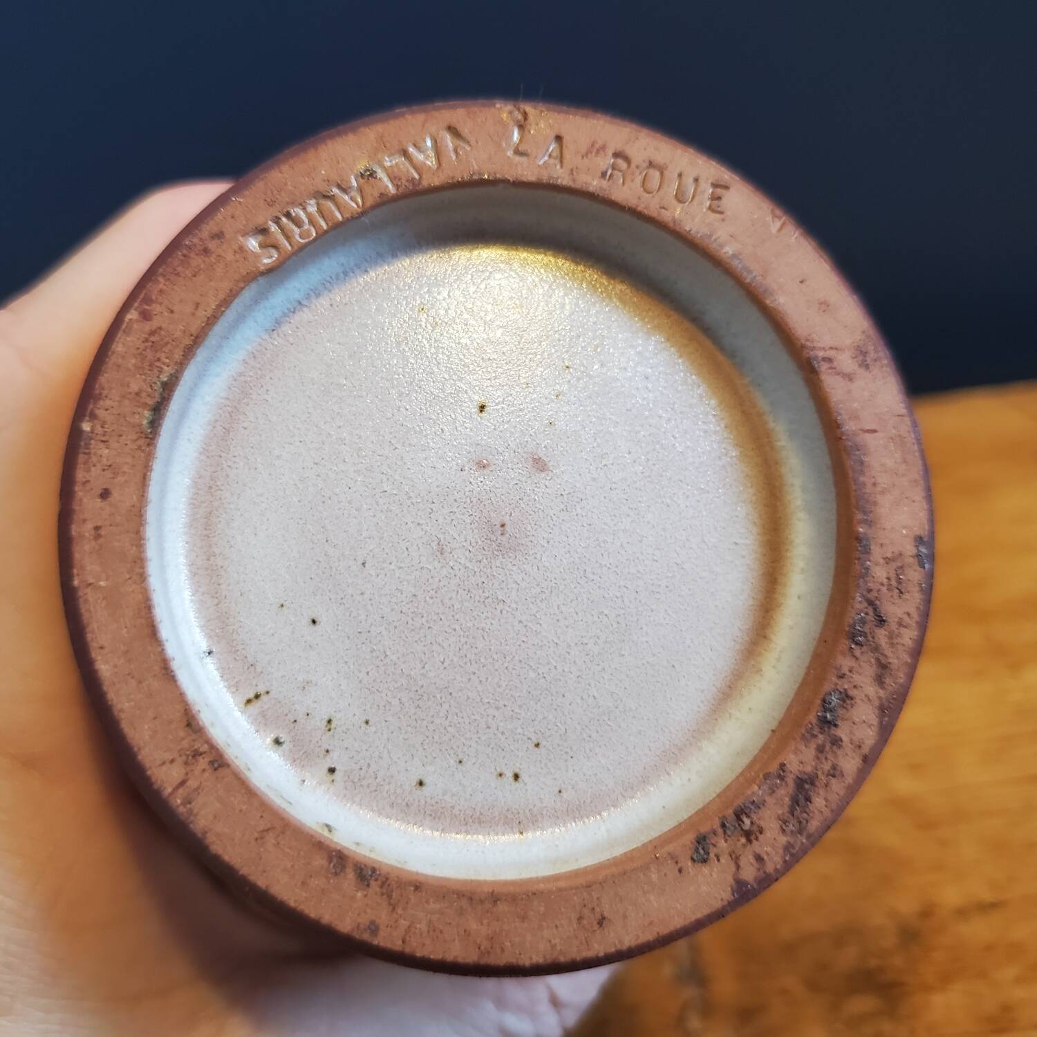 Pot signed La Roue Vallauris in ceramic