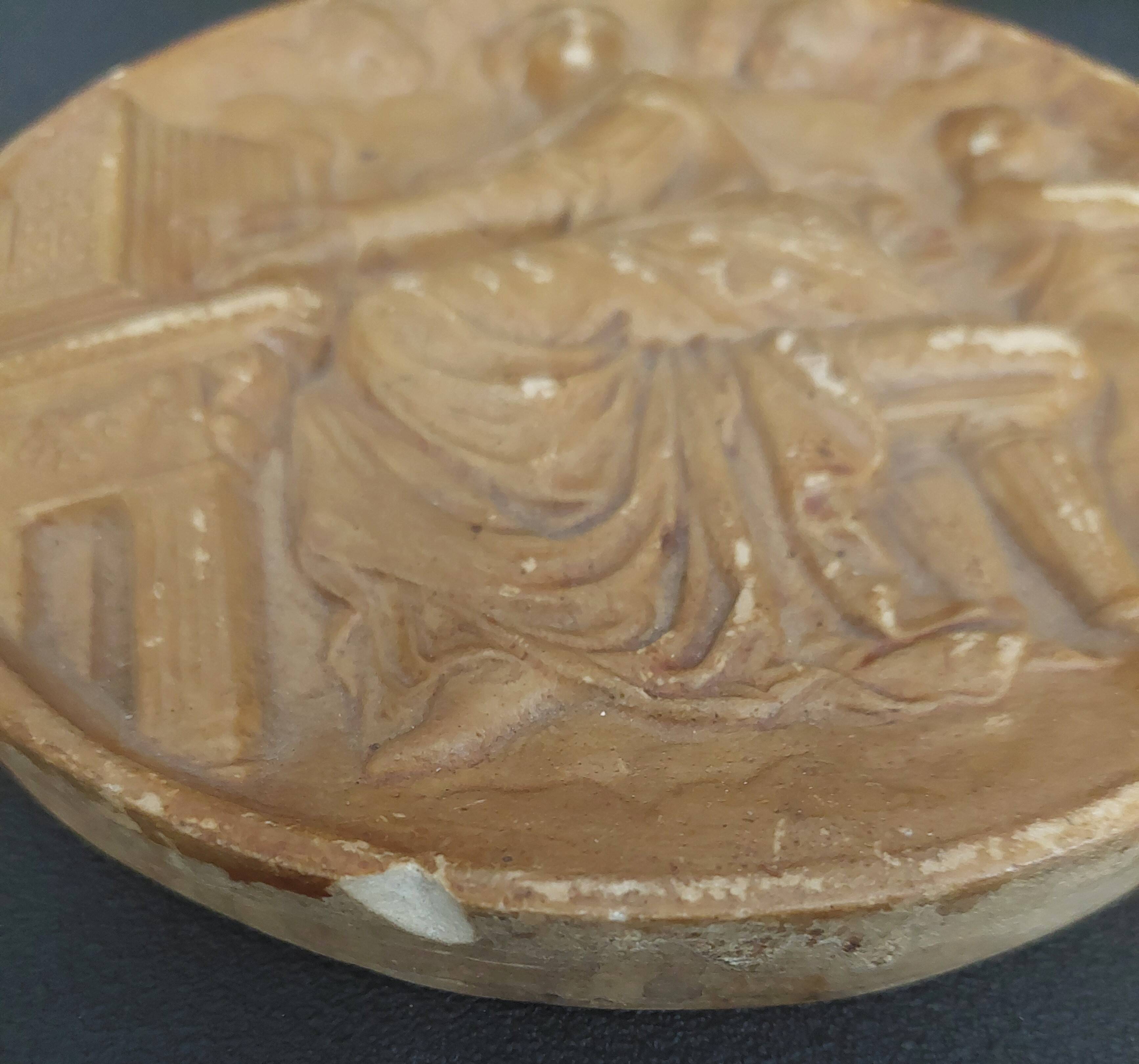 Tondo medallion in patinated plaster, woman and putti, late 19th century