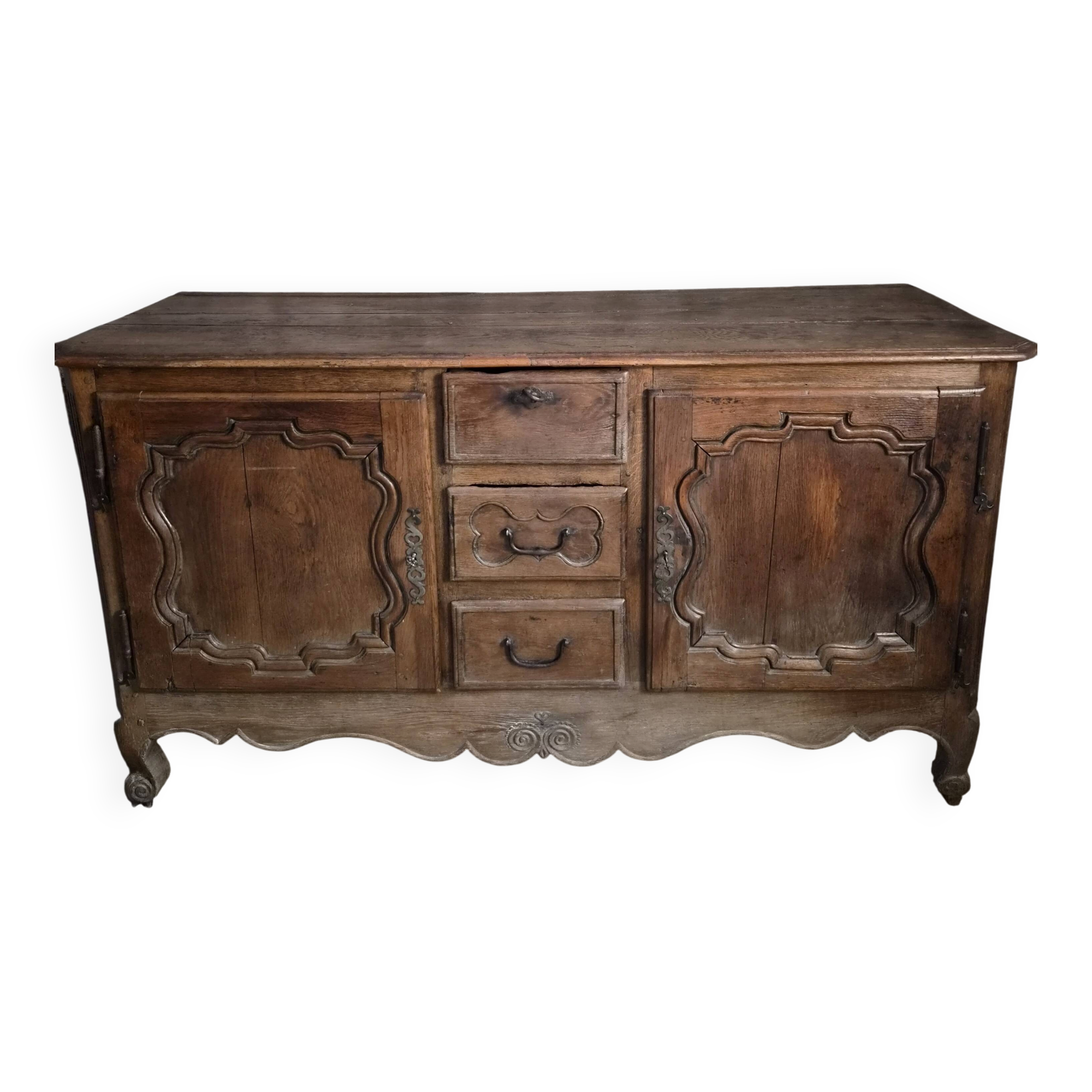 Grand oak buffet from the 18th century, Auvergne
