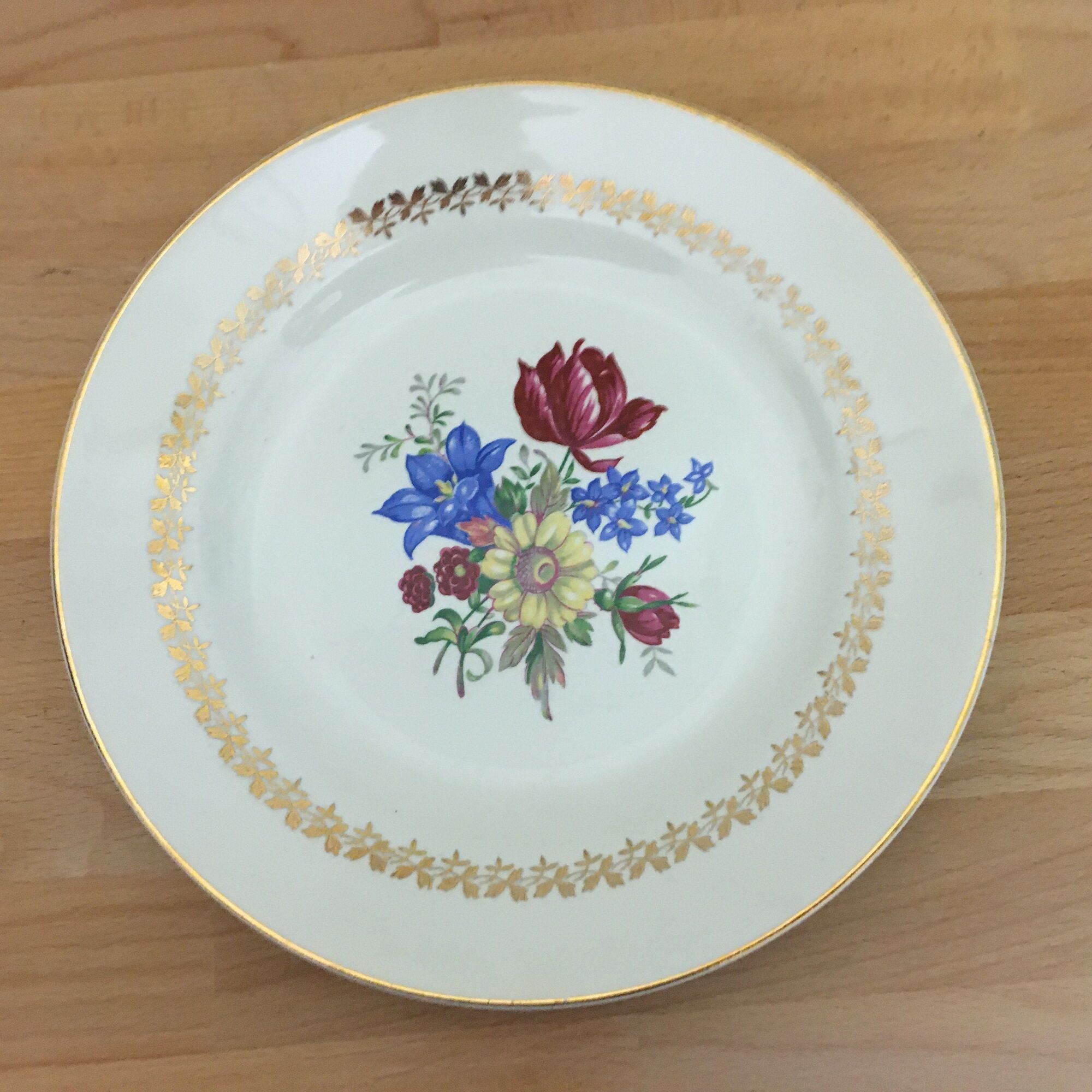Set of 4 flat plates vintage porcelain signed sarreguemines