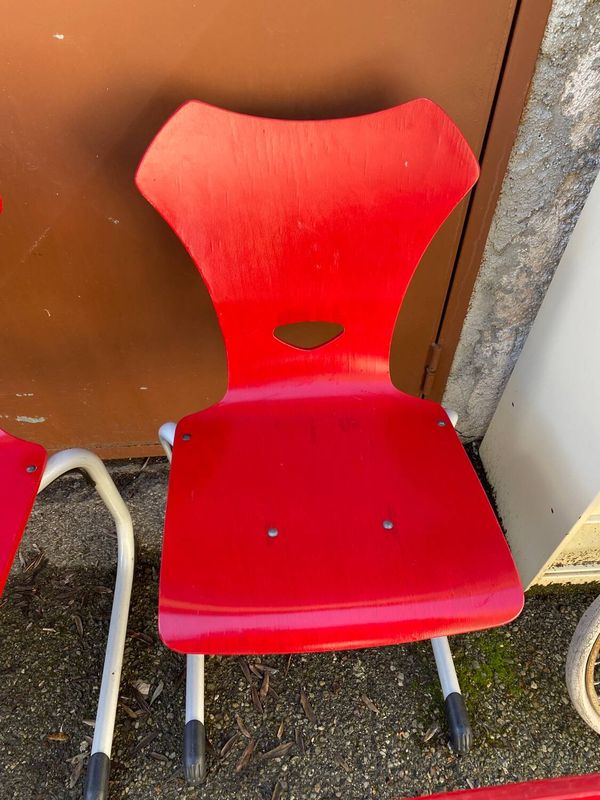 Véritables chaises d’école